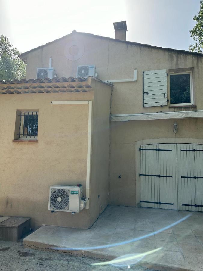 Villa Au Pied De La Sainte Victoire Puyloubier Bagian luar foto